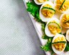 Закуска №1: фаршированные яйца с луком и специями