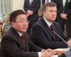 Президент Монголии наградил Януковича орденом Драгоценного жезла