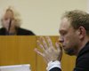 Суд над Власенко разрешили снимать на фото и видео