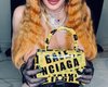 Модный дом Balenciaga выпустил в продажу свой знаменитый скотч