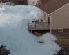 В США 6-метровое ледяное цунами обрушилось на жилой дом