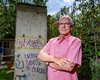 Кусок Берлинской стены во дворе: соседи пожаловались на самовольное строительство