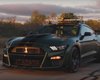 Різдвяний рекорд: Ford Mustang з ялинкою на даху розігнали до 310 км/год (відео)