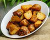 Картошка по-деревенски с очень вкусным соусом: пошаговый видеорецепт