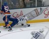 На матче НХЛ хоккеисту едва не перерезали горло коньком
