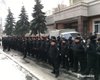 Столичный суд пикетировали сто спецназовцев