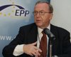 Президент ЕНП: Янукович пытается задушить оппозицию в Украине