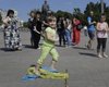 В Донецке дети топтали флаг Украины в День Независимости