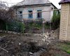 Боевики на Донбассе обстреляли жилые дома в Марьинке из артиллерии (фото)