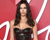 Слипоны под вечернее платье: Ирина Шейк задала новый тренд на British Fashion Awards