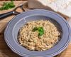 Смачна паста "Орзо" з грибами та куркою у томатно-вершковому соусі