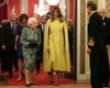 В желтом и розовом: Мелания Трамп встретилась с королевой в Букингемском дворце