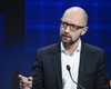 Яценюк пообещал защищать Гройсмана