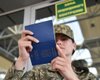 Правительство отменило ограничения на выезд для части женщин-чиновниц: кто может пересекать границу