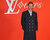 Брэдли Купер и Омар Си в стильных образах сходили на модный показ Louis Vuitton