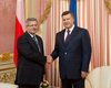 Янукович и Коморовский в канун Нового года обсудили вопросы евроинтеграции Украины