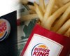 Достала из мусорного бака: работницу Burger King арестовали за продажу старой картошки фри