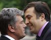 Ющенко прокомментировал поражение своего кума Саакашвили на выборах в Грузии