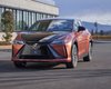 Штурвал в салоне и 450 км запаса хода: презентован новый электрокроссовер Lexus