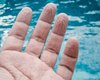 Почему пальцы морщатся от воды, но вовсе не у всех: на самом деле это полезно