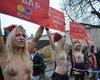 Азаров готов помочь девушкам из Femen заняться политикой