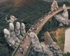 Во Вьетнаме построили "Золотой мост", который держат две огромные руки