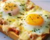Понравится даже самым капризным: пицца-яичница на завтрак для детей