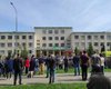 В школе Казани 19-летний парень начал стрельбу из автомата, есть погибшие, - СМИ (видео, фото)