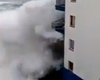 Волны смыли балконы домов на побережье Канарских островов
