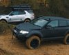 Volkswagen Touareg сравнили с Land Rover Discovery на бездорожье (видео)