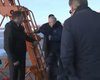 Тримали, щоб не впав: Путін продовжив "розваги" після польоту на Ту-160М (фото)