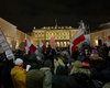 У Польщі в палаці Дуди затримали двох ексміністрів: люди вийшли на протест (фото)