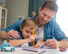 Исследования показывают, что игры с папой улучшают оценки детей в школе