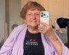 "Вы меня не остановите": 96-летнюю блогершу грозят выселить из дома престарелых за шумные вечеринки