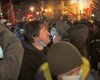 "На квиток до Ростова": протестувальники кидали монетки до Офісу президента (відео)