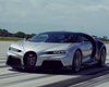 Битва титанів: суперкар Bugatti Chiron кинув виклик космічному шатлу на прямій (відео)