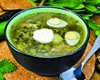Весняне меню: рецепт смачного зеленого борщу з кропивою