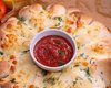 Мини-кесадилья: рецепт популярной мексиканской закуски (видео)