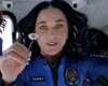 Політ на Blue Origin: у мережі висміяли Кеті Перрі, яка недоречно "цілувала землю" (відео)