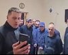 "У вас все зубы и пальцы на месте?": боец ВСУ пообщался с российскими пленными (видео)