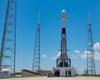 Маск в ярости. Случайный самолет сорвал запуск ракеты Falcon 9 с 88 спутниками на борту