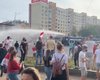 Более сотни протестующих пытались "отбить" своих. В Минске задержали  400 человек