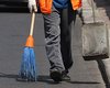 В КГГА пожаловались на нехватку дворников в столице