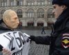 В России активиста арестовали за маску Путина