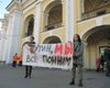 В Петербурге полиция задержала поздравляющих Путина оппозиционеров