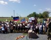 На месте крушения Боинга в Донбассе митингуют под флагами ДНР
