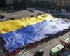 Самый большой в мире флаг развернули в Днипре
