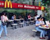 Шоколадные бургеры и мороженое с солью. Чем кормят китайцев в McDonald's