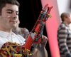Изобретатель сделал протез из деталей конструктора LEGO для 8-летнего мальчика (видео)