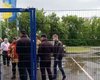 Перепутали адрес. Полиция Сумщины пыталась прорваться в компанию под Днепром (видео)